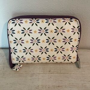 Temp-Tations Purple and Cream Floral Insulated Bag with  attached Storage Zip-up